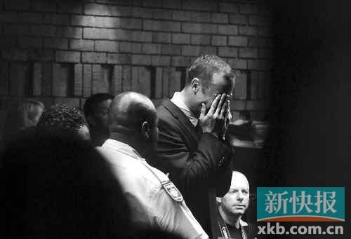 皮斯托瑞斯再度在法庭当场落泪。