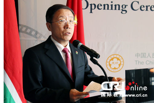 中国人民对外友好协会副会长冯佐库致辞。摄影：念秋