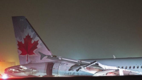 加拿大航空公司一架航班在该国东部城市哈利法克斯机场降落时冲出跑道。