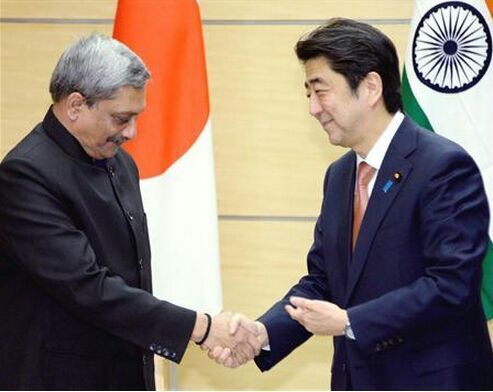 3月30日，日本首相安倍晋三会晤印度防长