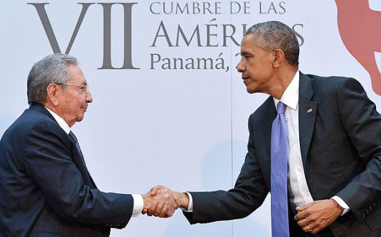 4月11日，美国总统奥巴马与古巴领导人劳尔-卡斯特罗在第7届美洲国家首脑峰会上举行正式会谈。这是50多年来两国领导人的首次正式会谈。