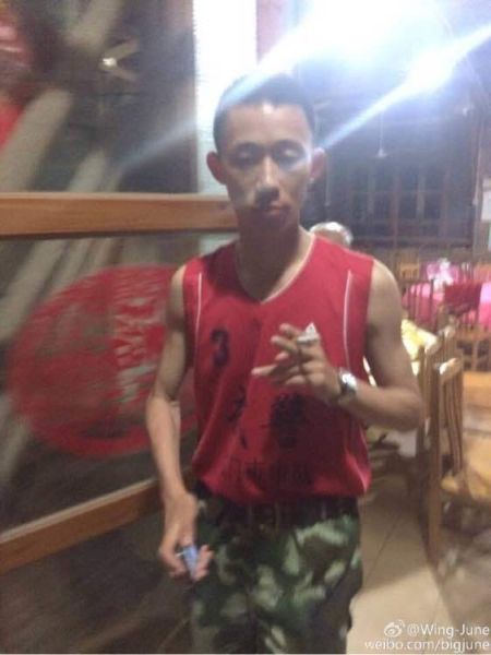 广东江门武警吃饭时与店主冲突 广东江门武警吃饭时与店主冲突