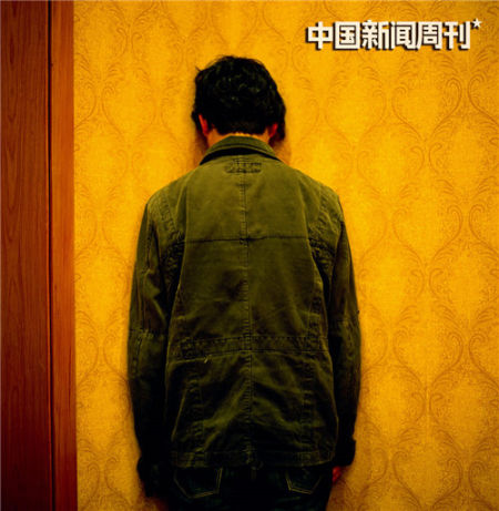 “老师说,给你两套方案,你来选择。一是你出去休学,打拼两年;二是,叫你单独住一个宿舍。 “老师说,给你两套方案,你来选择。一是你出去休学,打拼两年;二是,叫你单独住一个宿舍。