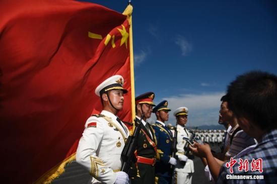 探访北京阅兵训练基地 阅兵徒步方阵紧张训练。中新社发 廖攀 摄