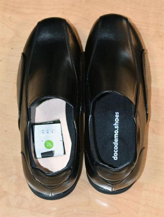 日本一公司推出GPS皮鞋 可防止老年人走丢