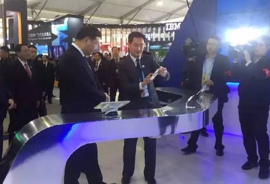 习总书记参观腾讯展台 问