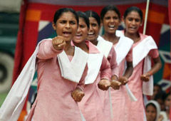 资料图片：印度女人学习防身术