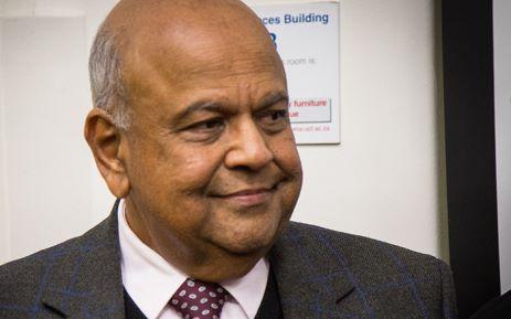 SA Minister of Finance Pravin Gordhan speaks to a group of UCT students a week before the 2016 municipal elections. Picture: Anthony Molyneaux/EWN