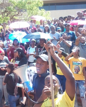 Protesting UFS students (Jeanette Chabalala, News24)