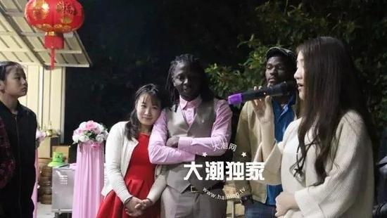 相恋6年！中国姑娘与非洲小伙结婚 曾遭家人反对