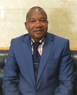 Setlhomamaru Dintwe (Alicestine October, Netwerk24)
