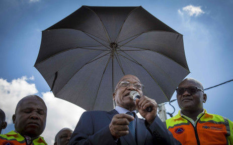 FILE: President Jacob Zuma, Gauteng Premier David Makhura (R) and Minister of Cooperative Governance Des van Rooyen address resident of Setjwetla, an the area of Alexandra.  Picture: Thomas Holder/EWN