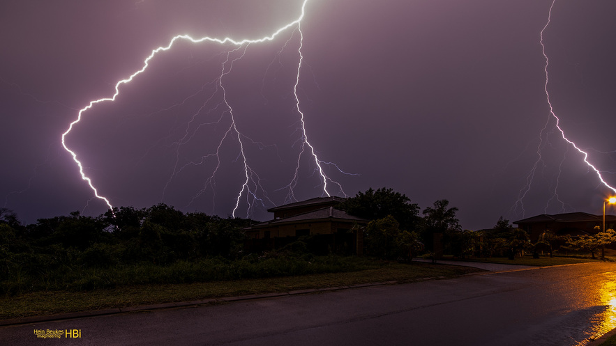 According to Weather SA 5 542 lightning strikes were recorded in Richards Bay last week - PHOTO: Hein Beukes