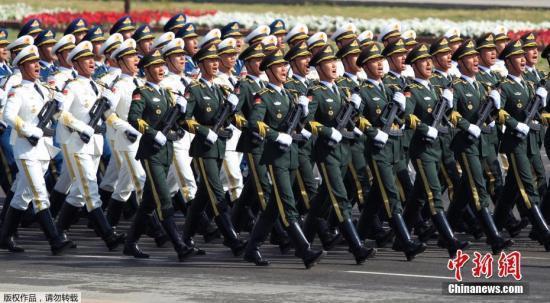 3月23日，在巴基斯坦首都伊斯兰堡，中国军人参加“巴基斯坦日”阅兵仪式。