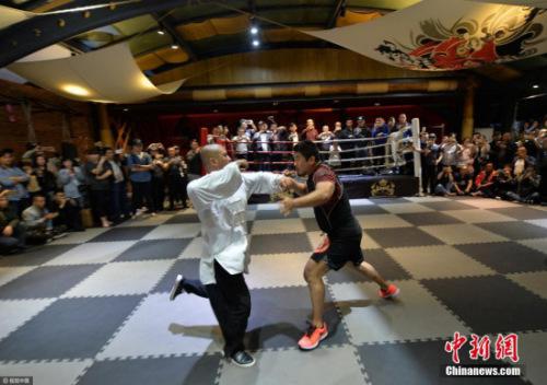 徐晓冬与魏雷的对决 成都商报 陶轲 摄 图片来源：视觉中国