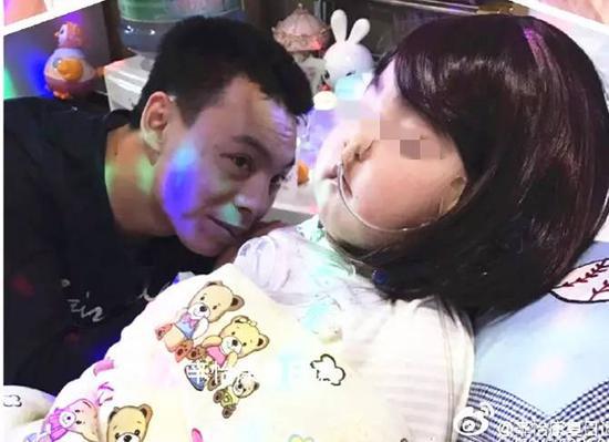 ▲张少峰和女儿辛怡