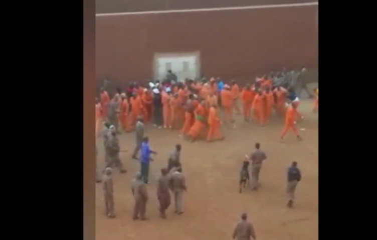 “Riot over parole breaks out in Pretoria prison”的图片搜索结果