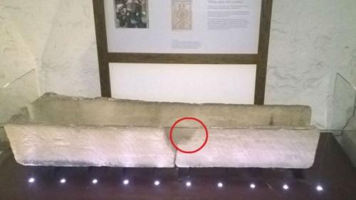 英国博物馆800年石棺被参观者损坏 （图片来源：普里特威尔修道院博物馆）。