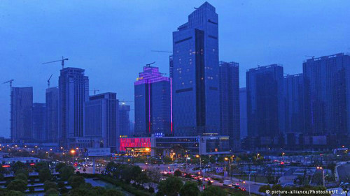 资料图片：义乌城市夜景。（德国之声电台网站）