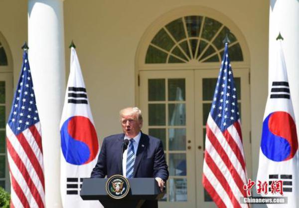 当地时间6月30日，美国总统特朗普在白宫会见韩国总统文在寅，并出席联合记者会。图为特朗普在联合记者会上发表讲话。<a target='_blank' href='http://www.chinanews.com/'><p  align=