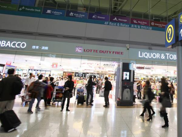 仁川机场乐天免税店。（图片来源：businesskorea.co.kr网站）
