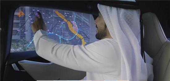 阿联酋迪拜为了实现建成全球最智能城市的目标，把50辆特斯拉自动驾驶汽车放入了迪拜的出租车队伍。