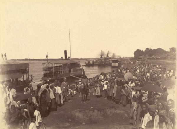 1885年11月28日，第三次英缅战争结束时，英国军队抵达曼德勒（缅甸王国曾经的首都）。