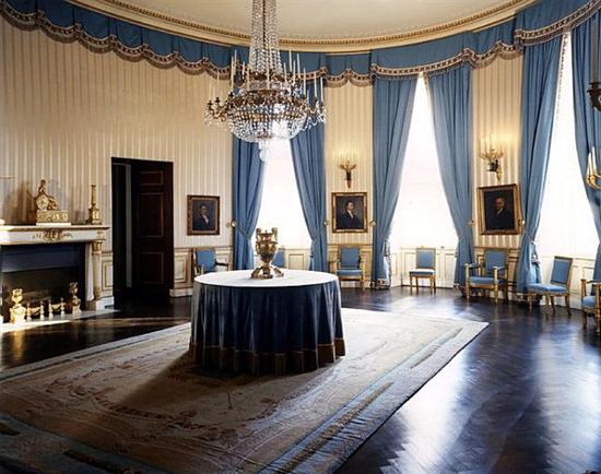 肯尼迪时期，The Blue Room翻修前后对比