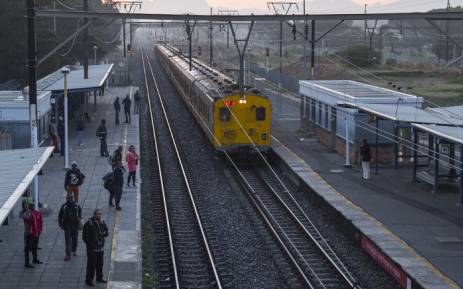 FILE: A Metrorail passenger train arrives at Mutual Station in Cape Town. Picture: EWN.