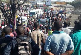 “Business as usual at Beitbridge border despite Zimbabwe crisis”的图片搜索结果