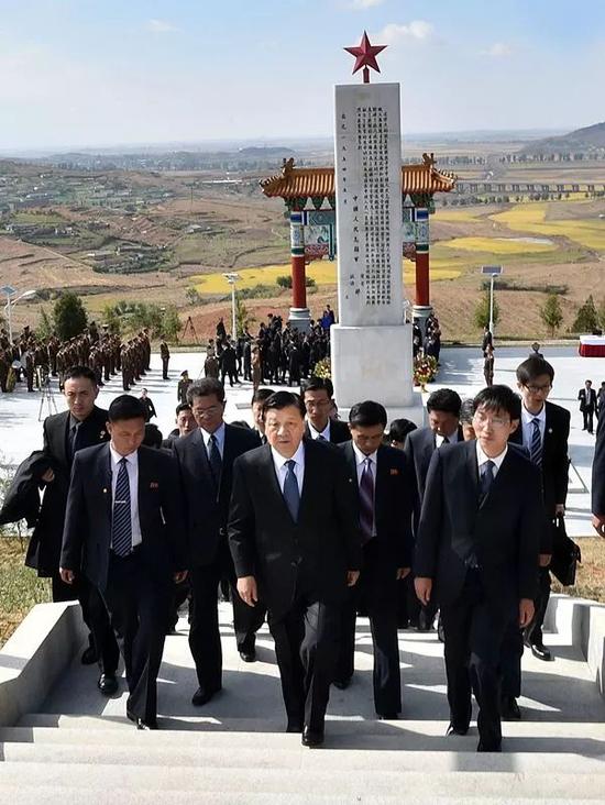 △刘云山到中国人民志愿军烈士陵园祭扫