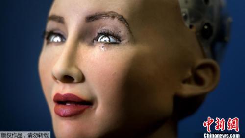 资料图：索菲娅成为地球上第一个被赋予公民身份的机器人。