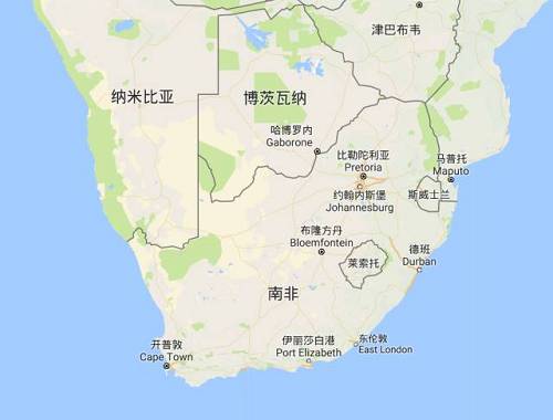 南非是英国殖民地，1910年英国将开普、纳塔尔、德兰士瓦、奥兰治 4个共和国组成南非联邦。1961年，南非独立，成立“南非共和国”。因为历史原因，南非维持了三个首都：行政首都比勒陀利亚（茨瓦内）、立法首都开普敦、司法首都布隆方丹。