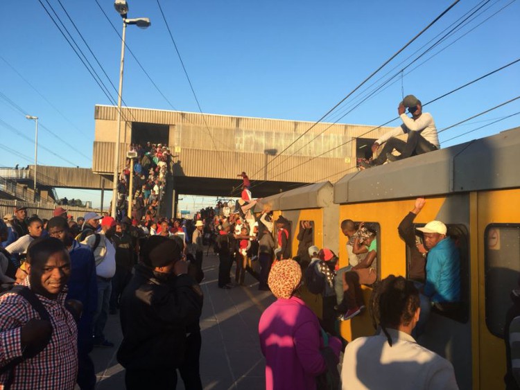 Councillor Brett Herron was travelling on a train from Khayelitsha to Cape Town, when a man got electrocuted. 