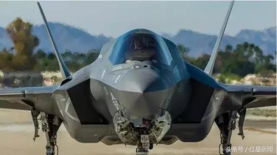 ▲由洛克希德·马丁公司制造的F-35“闪电Ⅱ”战斗机 图据网络