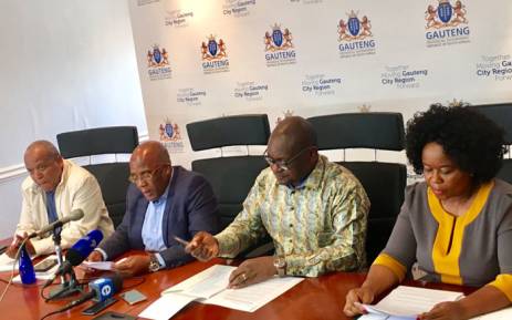 Health Minister Aaron Motsoaledi (second left), Gauteng Premier David Makhura (second from right) and Health MEC Gwen Ramokgopa (right). Picture: @GautengGov/Twitter
