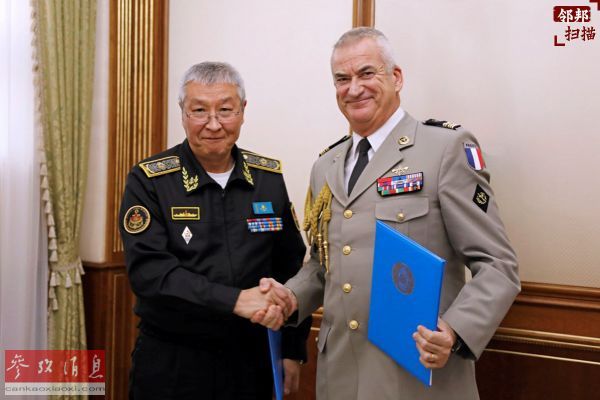 哈萨克斯坦与法国开展军事合作