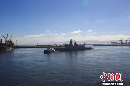 中国海军第二十七批护航编队技术停靠南非开普敦