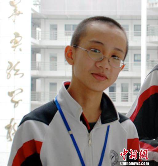 图为曾在深圳耀华实验学校就读的中学生曹原。（资料图）　陈文　摄