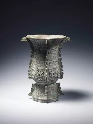 商周时期的樽青铜酒器皿，估价4000-6000英镑。