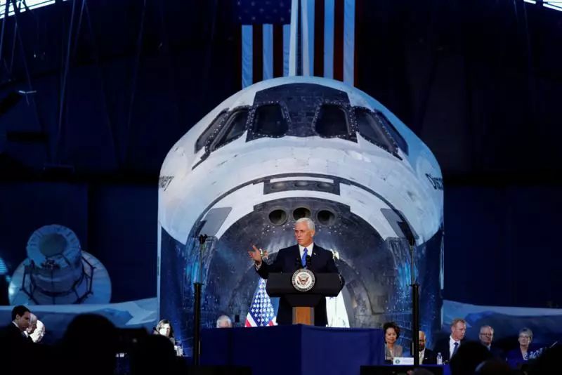 ▲资料图片：2017年10月，美国副总统彭斯表示美国宇航员将重返月球。（路透社）