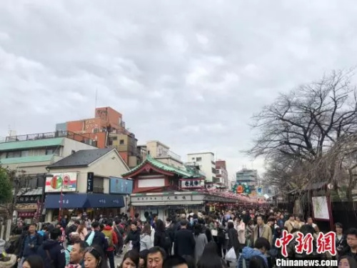 资料图：出境游。