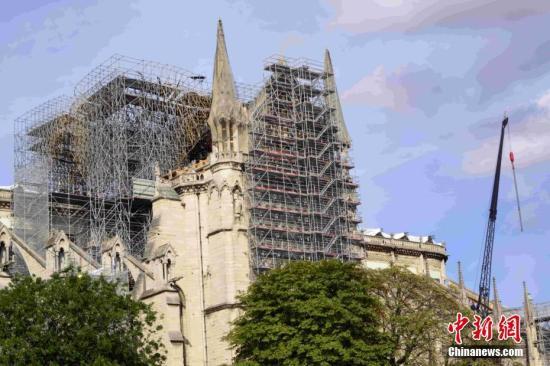 巴黎圣母院火灾7个月后恢复照明 修复需10年以上