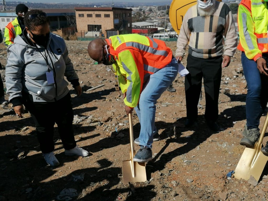 Geoff Makhubo unveils the land which will be used to house residents relocated from Covid-19 hotspots around Johannesburg. 