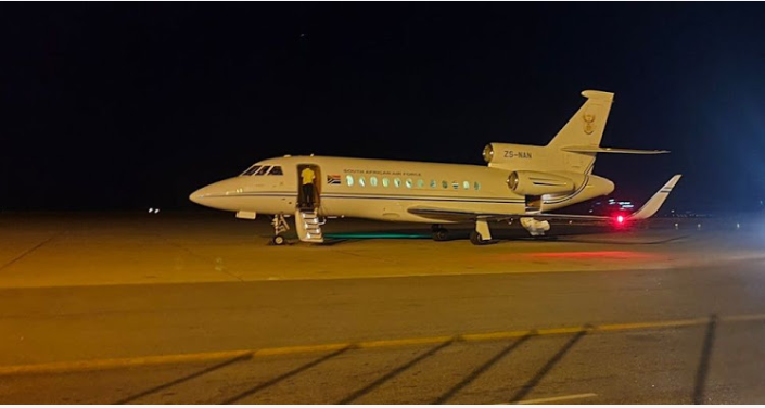 非洲国民大会为乘坐空军飞机前往津巴布韦支付至少26万兰特