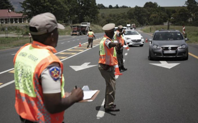 南非执法人员将在节日期间对路障进行抽查