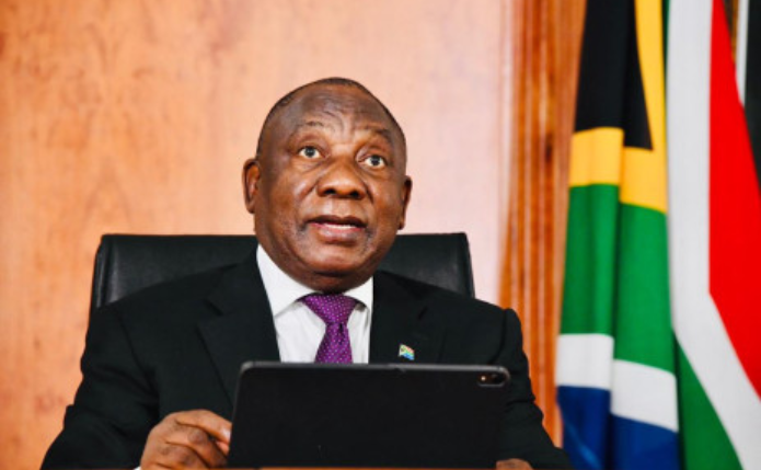 南非总统为实施封锁遏制COVID-19感染进行辩护