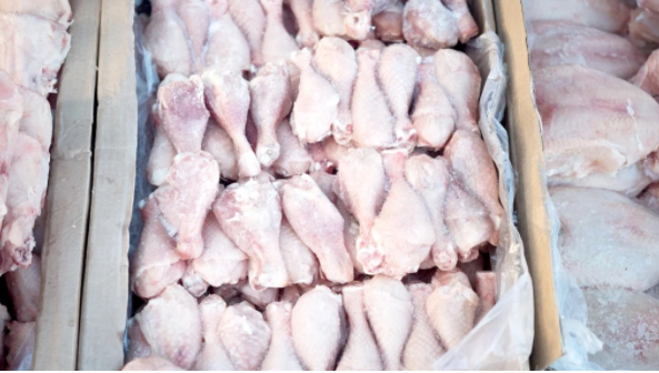 两万吨鸡肉被困在德班港，夸省小镇居民的食物困难重重