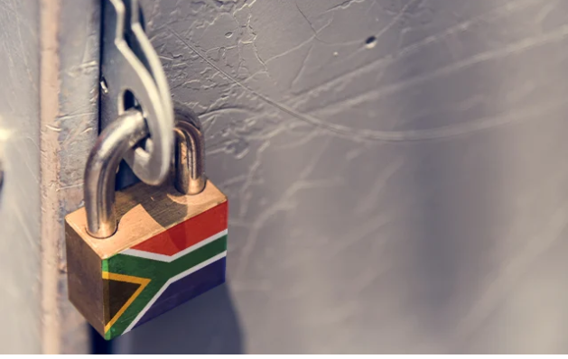 南非政府正在权衡国家实施更严格的封锁限制的风险