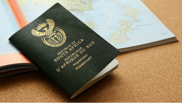世界正慢慢向南非人开放，但签证积压导致旅行延误